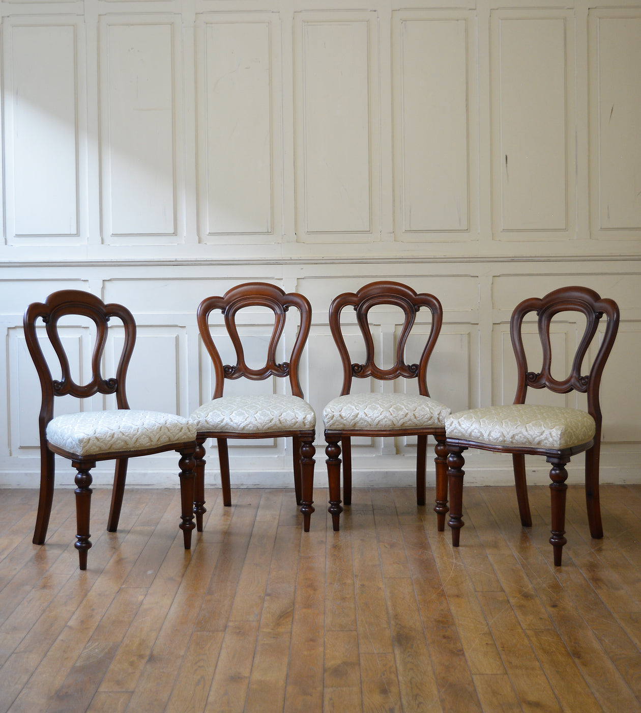 ダイニングチェア4脚