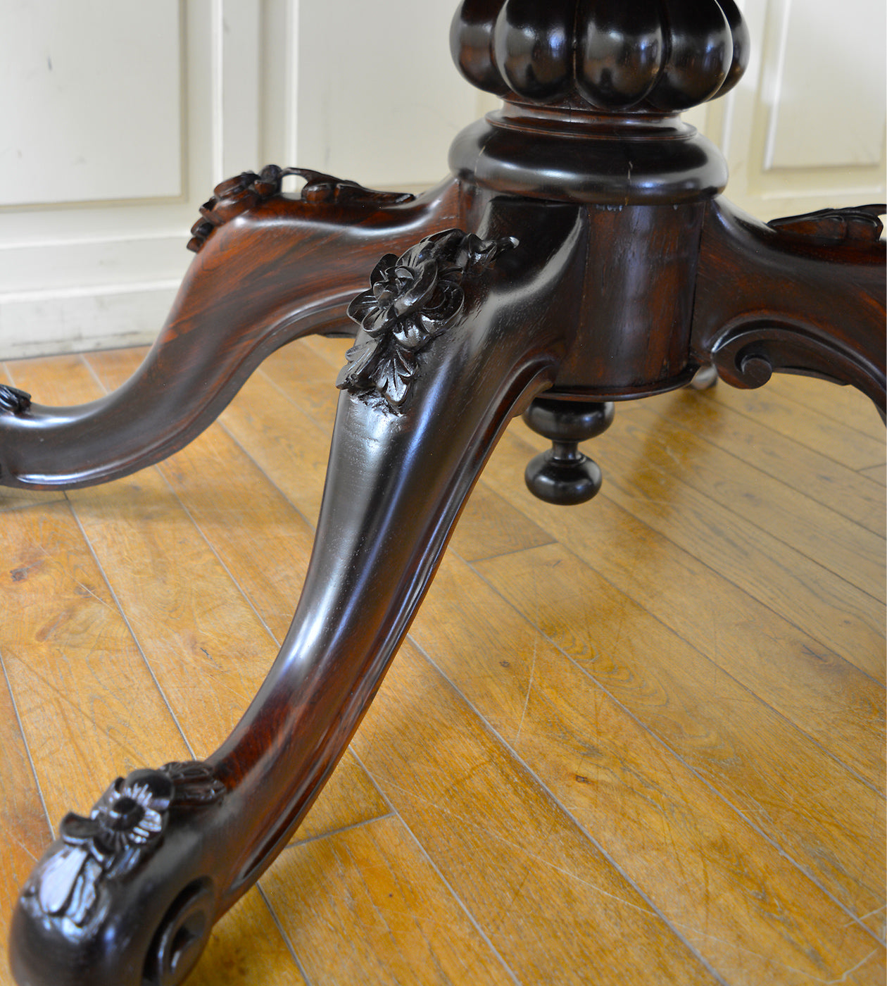 ダイニングテーブル