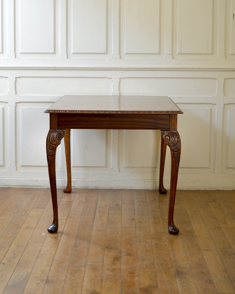 ダイニングテーブル