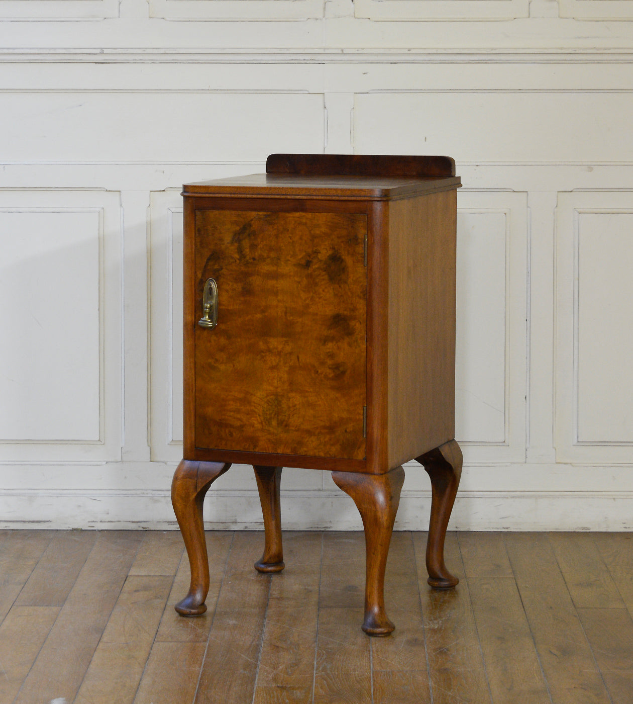 ナイトスタンド