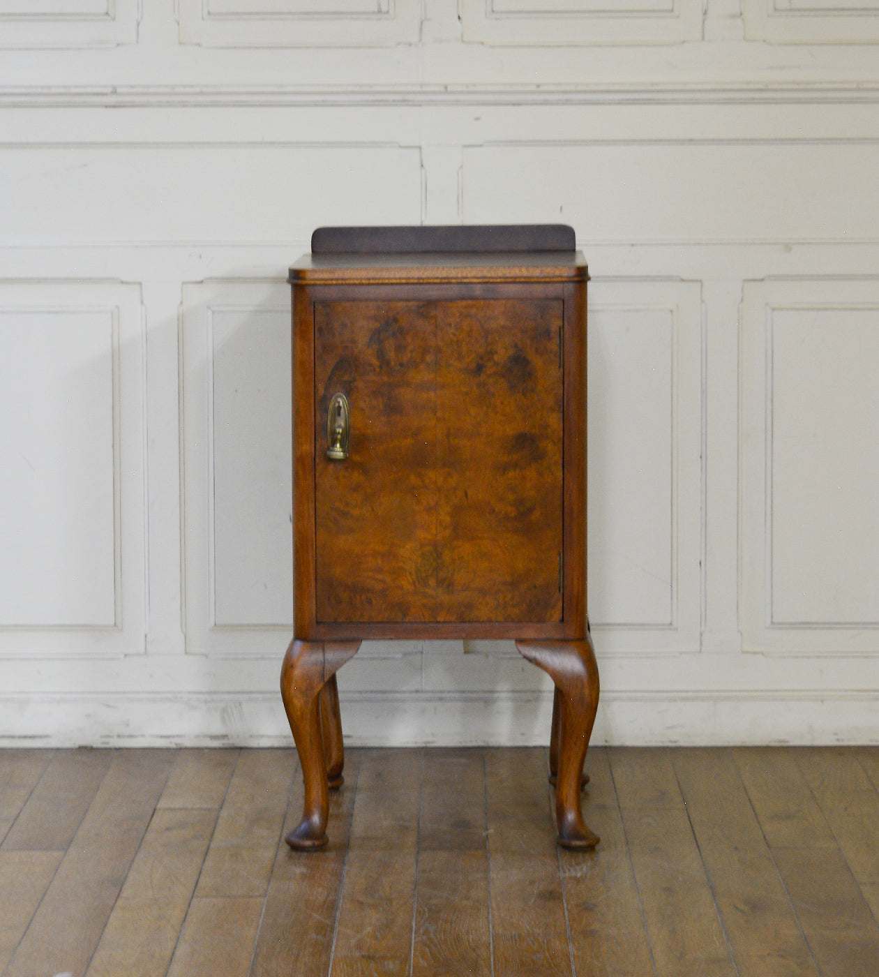 ナイトスタンド