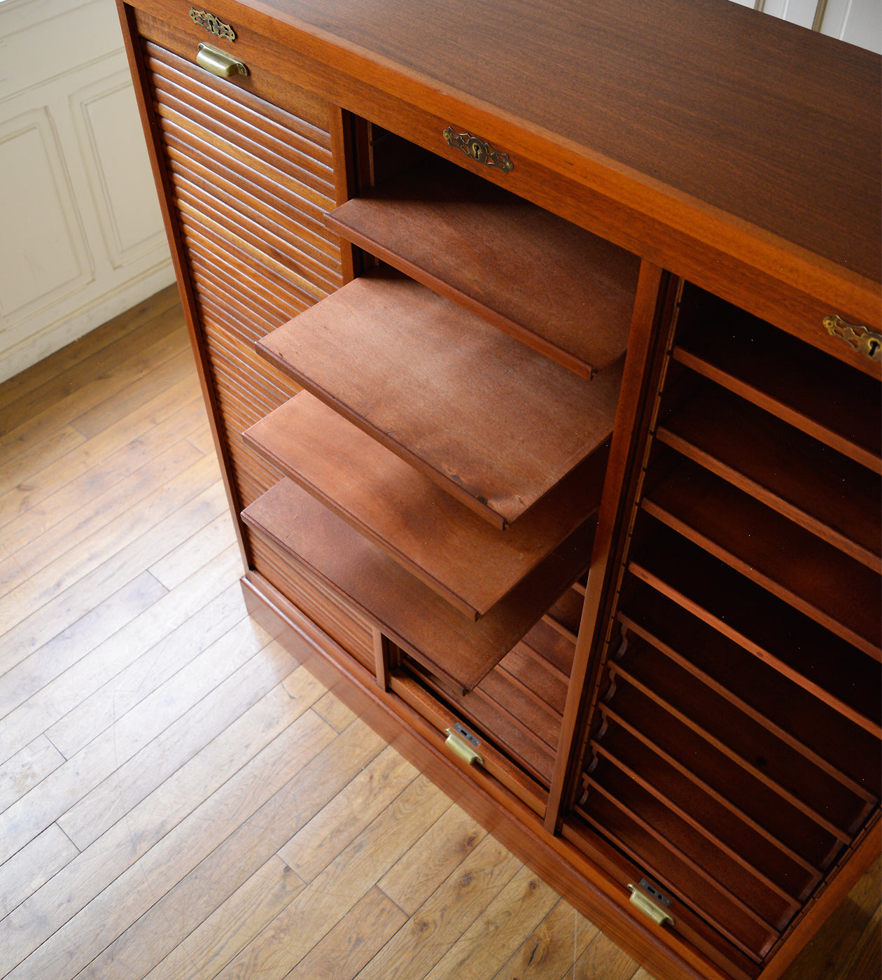 ファイリングキャビネット