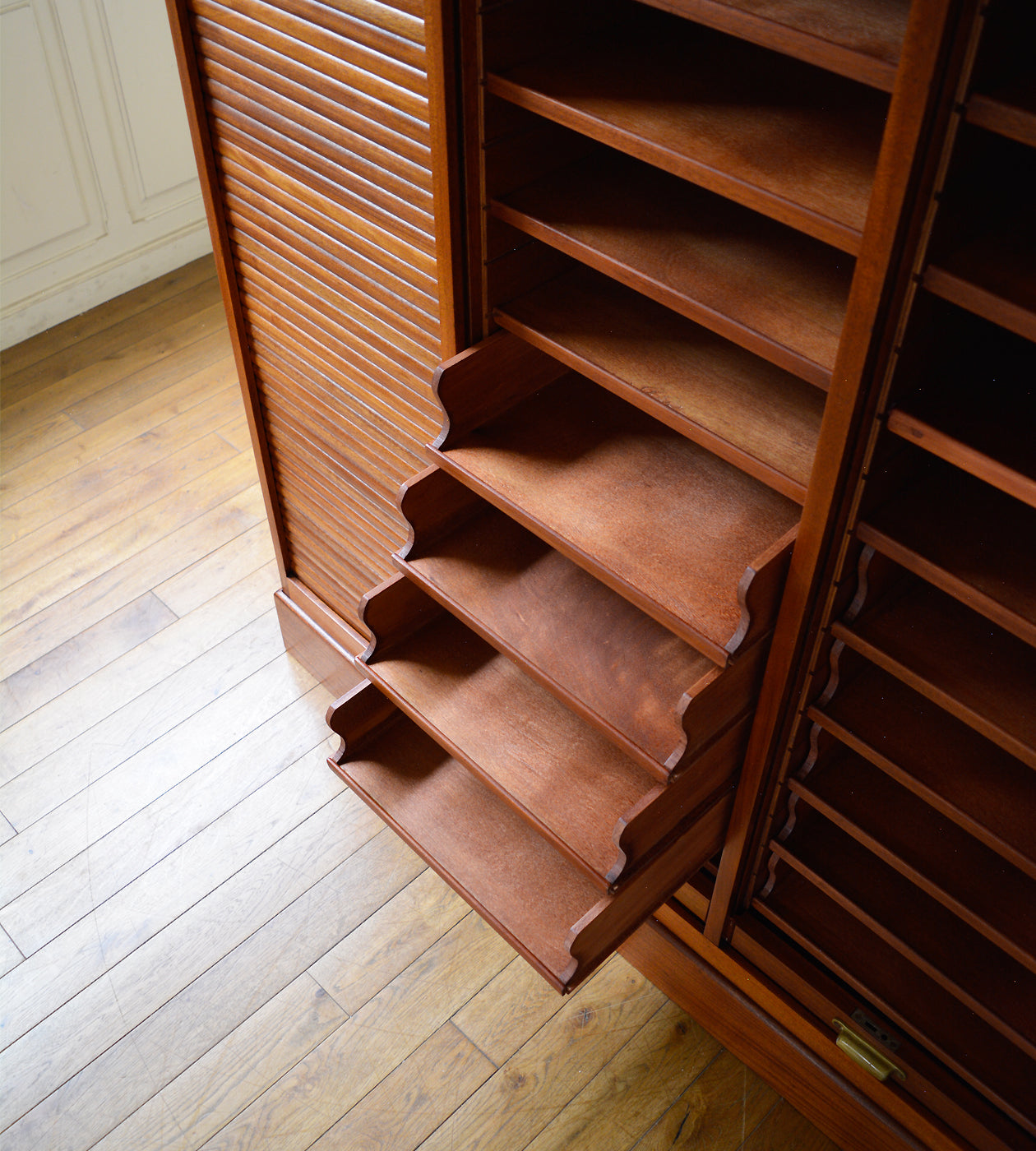 ファイリングキャビネット