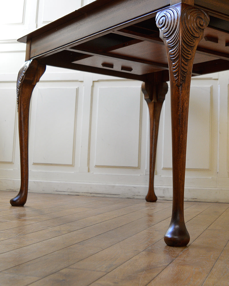 ダイニングテーブル