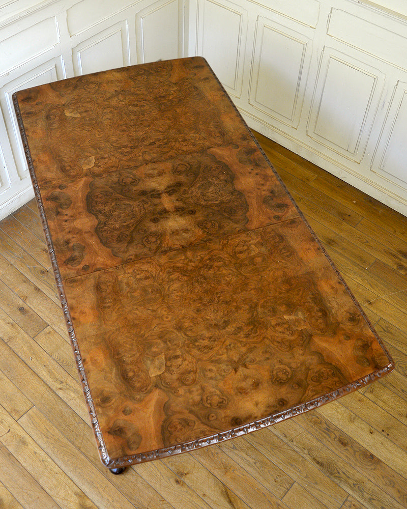 ダイニングテーブル