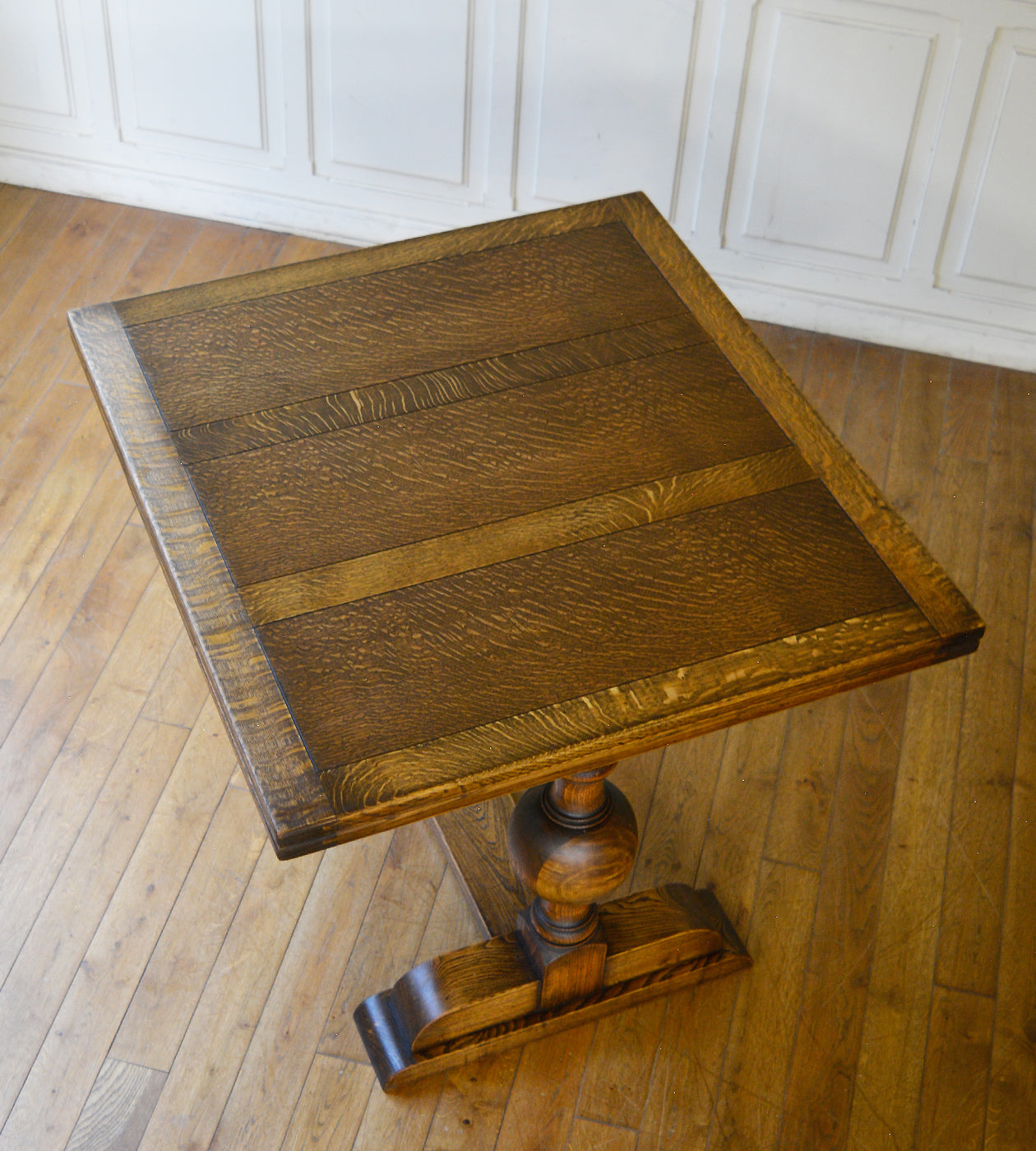 ドローリーフテーブル