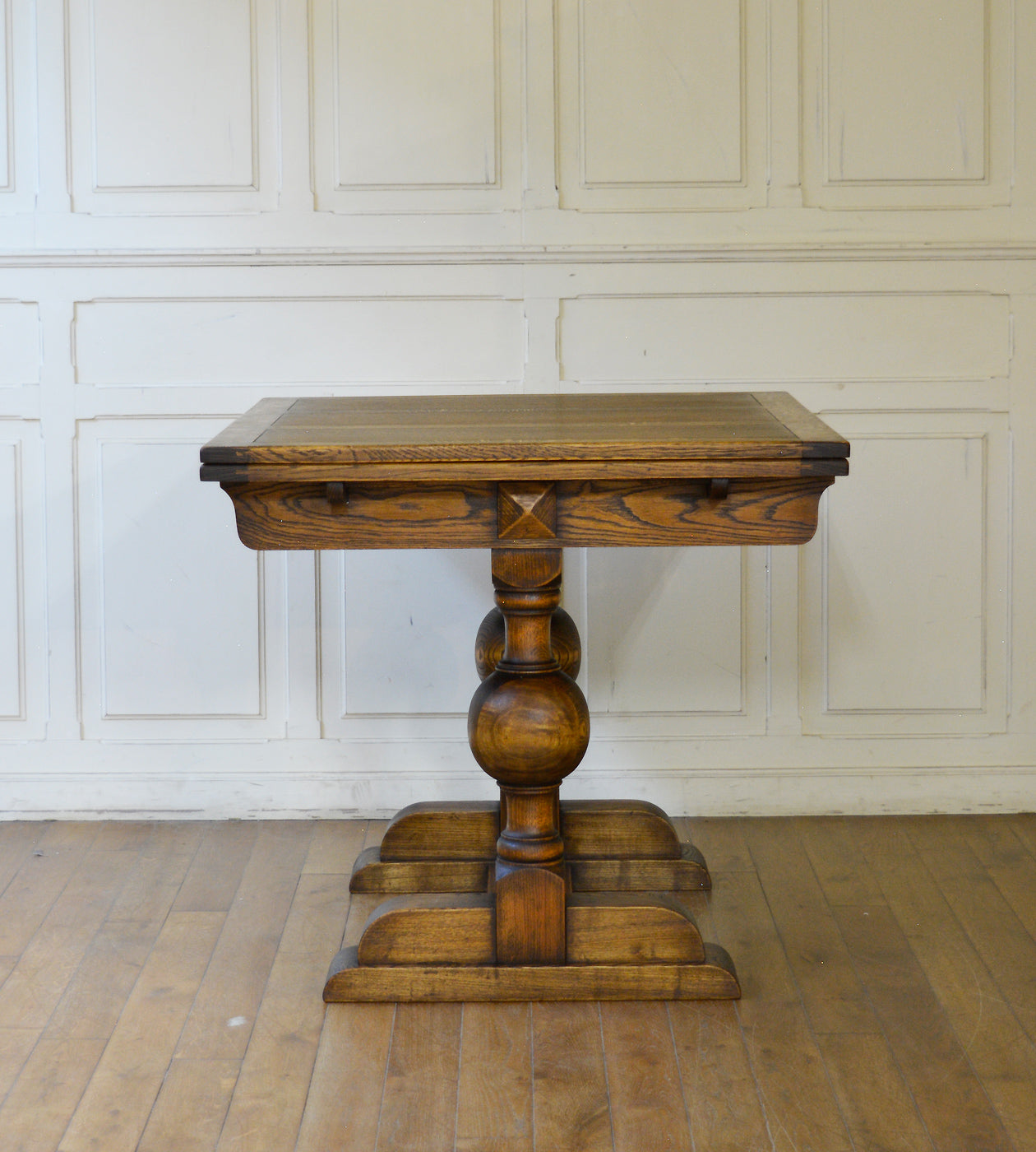 ドローリーフテーブル