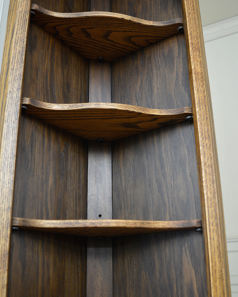 コーナーキャビネット