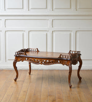 コーヒーテーブル