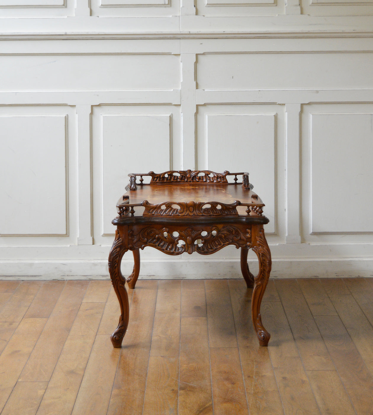 コーヒーテーブル