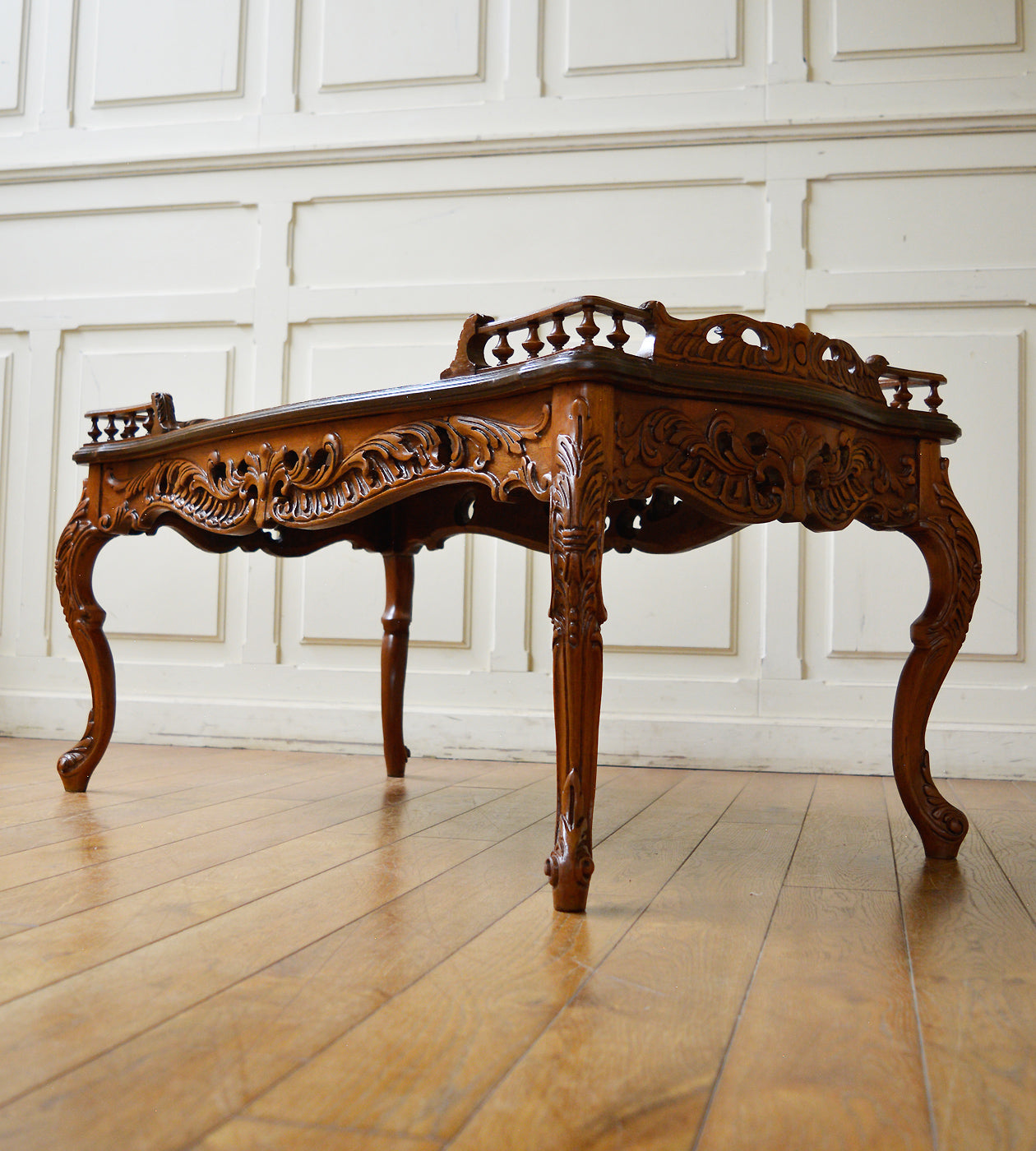 コーヒーテーブル