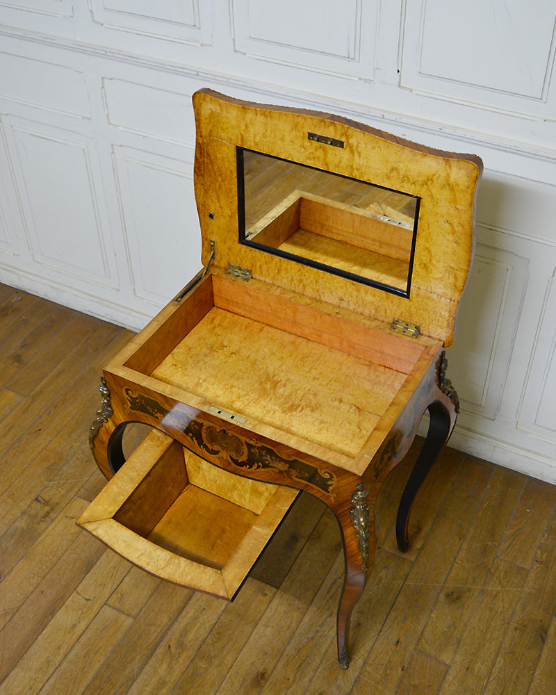 ソーイングテーブル